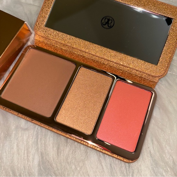 💝NIB Anastasia Beverly Hills Off To Costa Rico face palette💝 - Picture 4 of 6